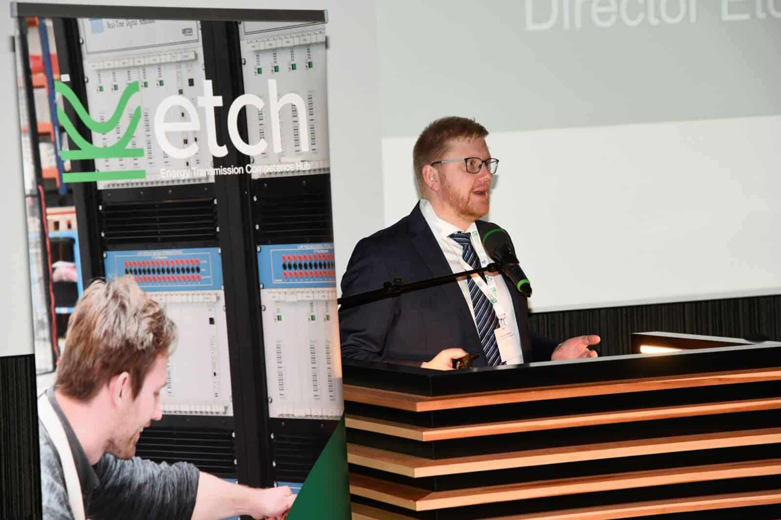 Foto Etch Launch